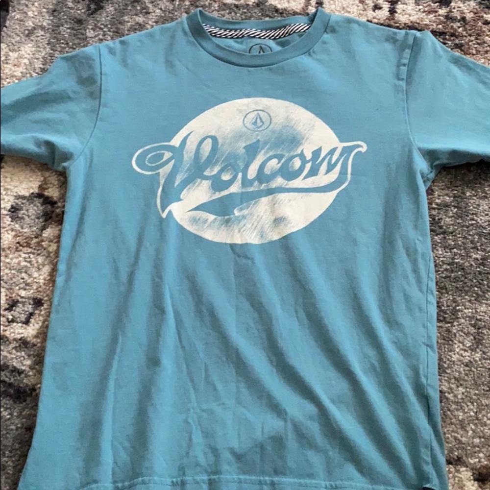Teal Volcom shirt